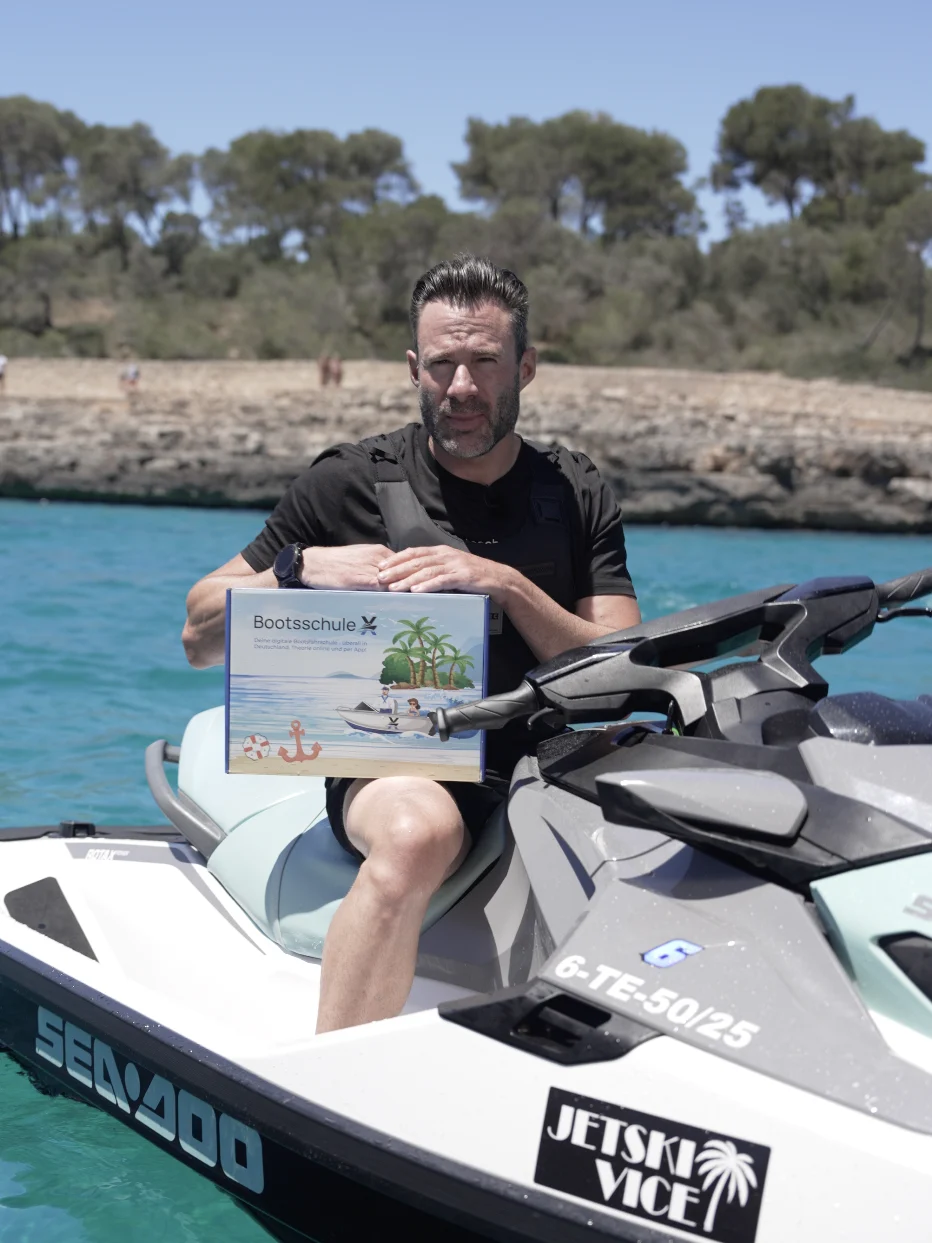 OttoBulletProof mit der BootsschuleX Willkommensbox