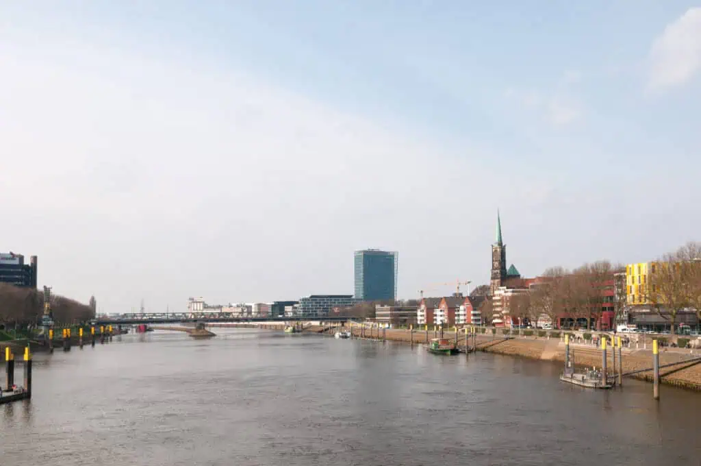 Blick auf Bgm-Smidt-Anlegers in Bremen.